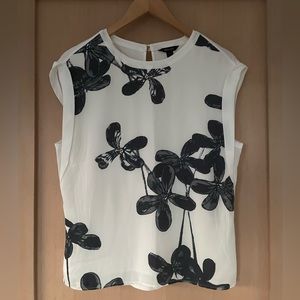 Classy sleeveless floral top